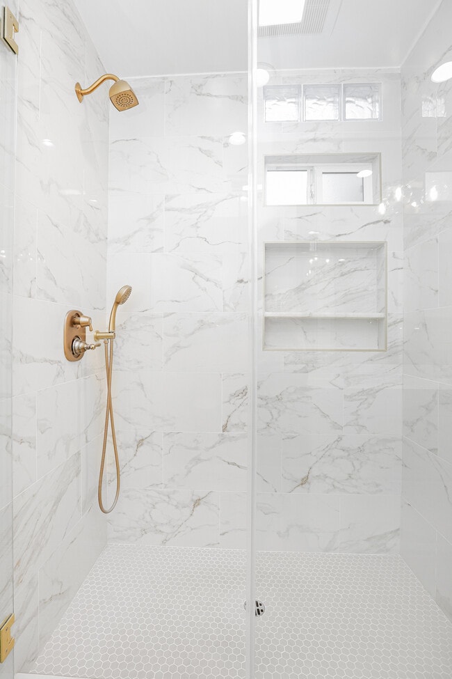 bathroom 2 - 951 N Curson Ave
