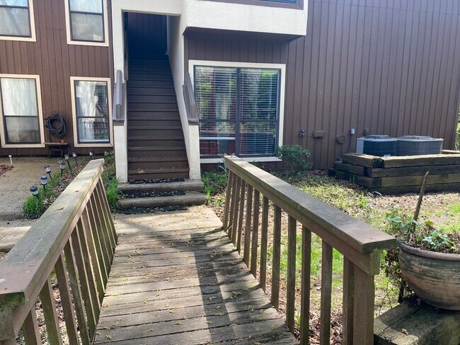 Building Photo - 7301 Winery Ln