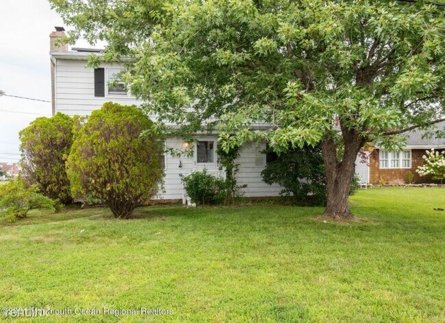 Foto del edificio - 5 br, 2 bath House - 133 Waldron Rd