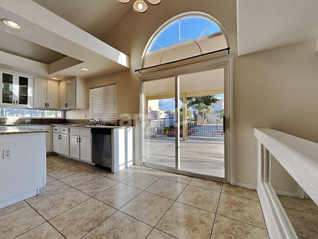 Foto del edificio - 1951 Silver Whisper Ave