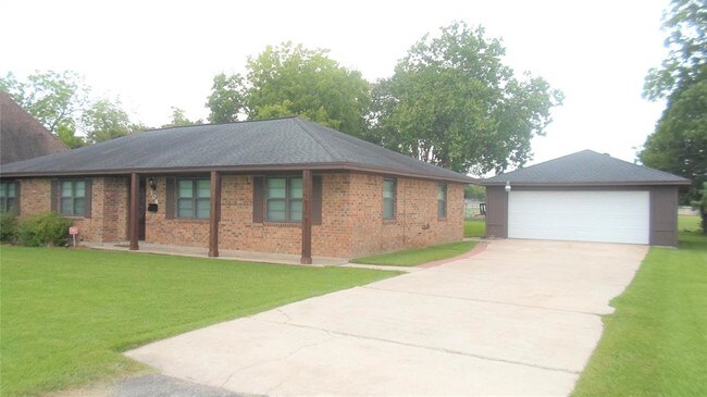 Building Photo - 308 San Jacinto St