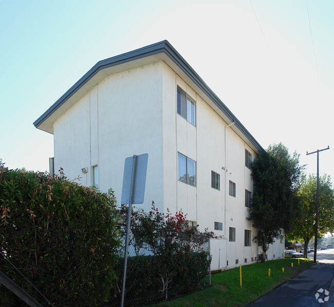 Foto del edificio - Malabar Apartments