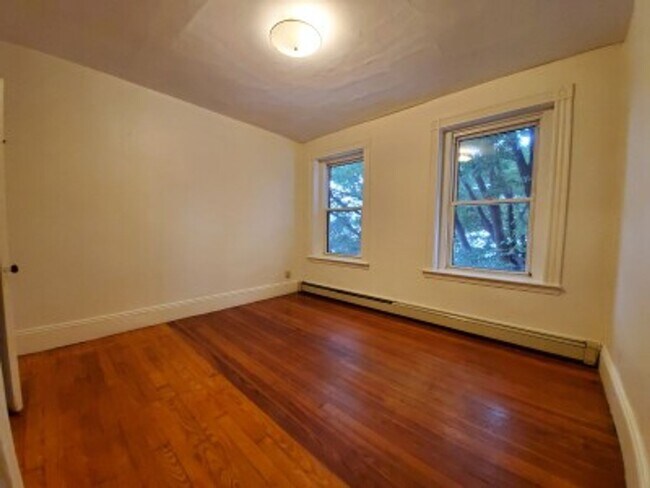 Building Photo - East Cambridge 3 BR Apartment - NO FEE - 9/1/26