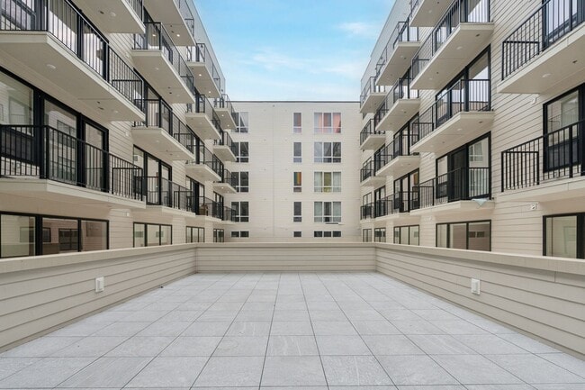 Interior Photo - The Lyle on Broad