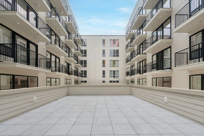 Interior Photo - The Lyle on Broad