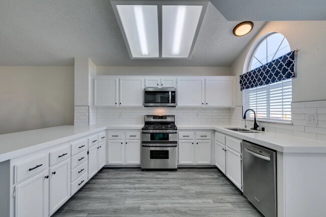 Foto del edificio - 7221 E Carey Ave