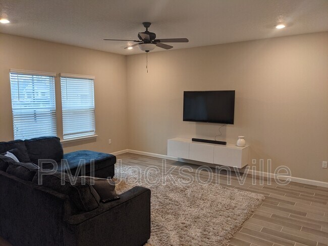 Building Photo - 9705 Cilantro Dr