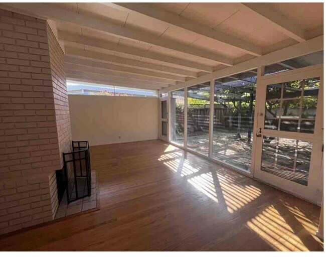 Foto del edificio - 229 Diablo Ave