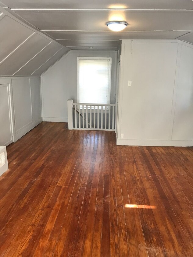 Building Photo - Nice 3 Bedroom