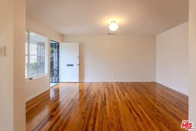 Foto del edificio - 302 N Maple St