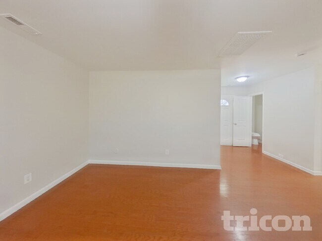 Foto del edificio - 9425 Macquarie Ln