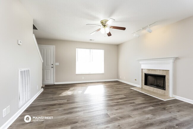 Foto del edificio - 4049 Longfellow Dr