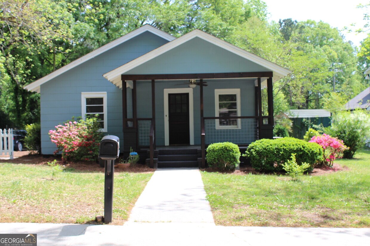 Primary Photo - 136 E 5th St