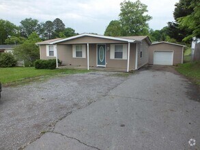 Building Photo - 613 Cusick Rd