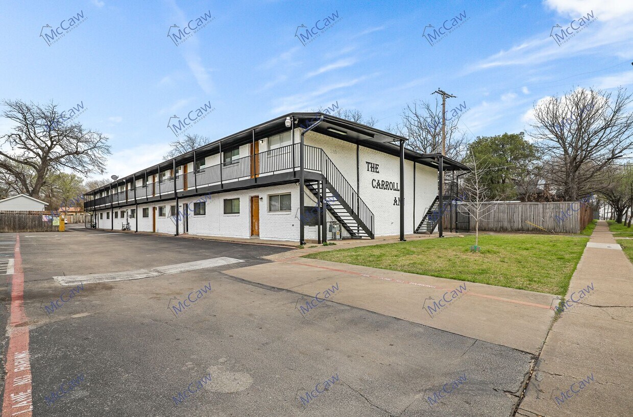 Building Photo - Beautiful 1/1 in Dallas!