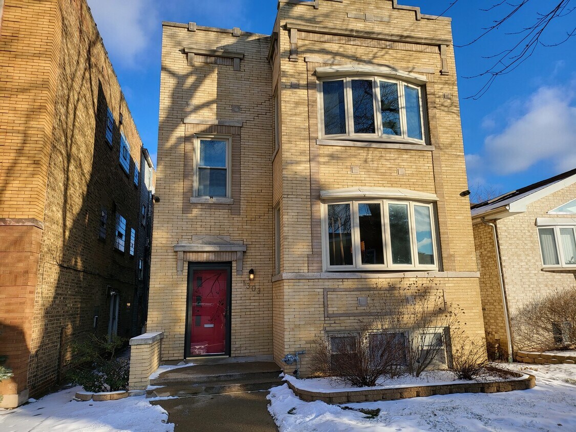Primary Photo - 1303 Maple Ave