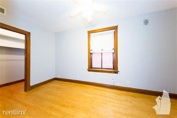 Building Photo - 1538 W Wrightwood Ave