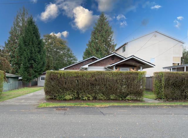 Building Photo - 3 bedroom in Seattle WA 98178