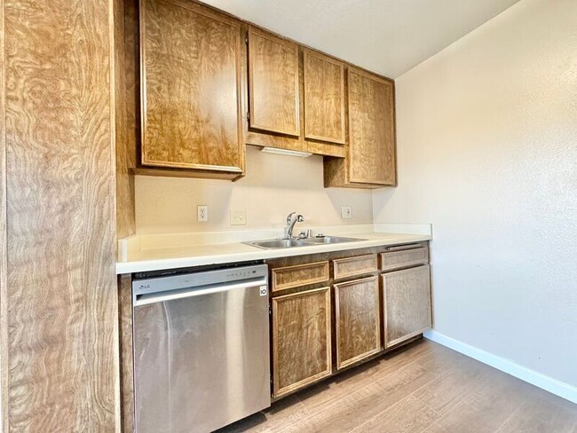 Foto del edificio - 9550 Carroll Canyon Rd