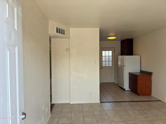 Building Photo - 1349 E Sahuaro Dr