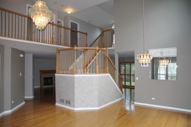 Foto del edificio - 2723 Whitehall Ln