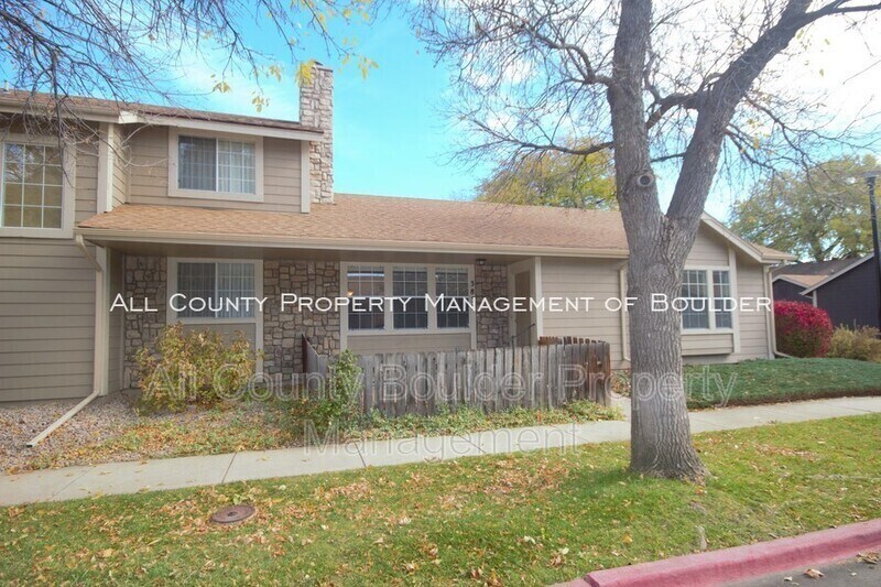 Primary Photo - 3837 Paseo del Prado St