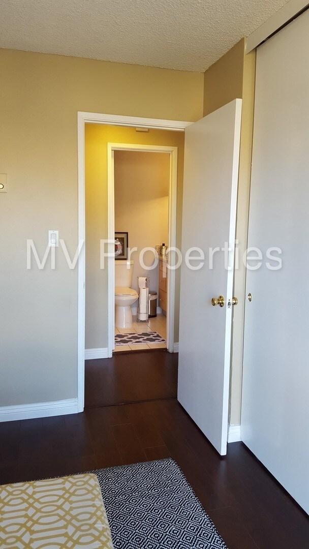 Building Photo - 615 Stratford Ct