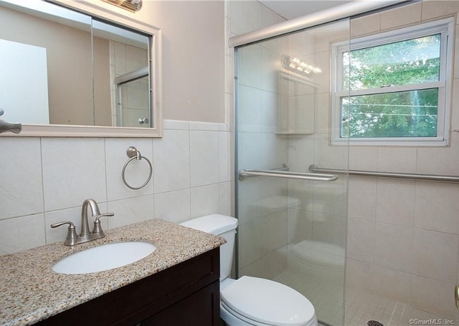 Building Photo - 238 Forest Dr