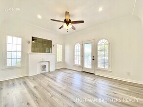 Building Photo - 2837 Bronson Ave