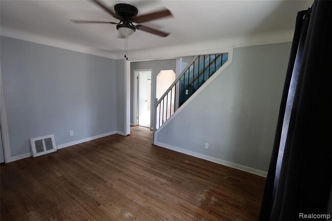 Building Photo - 27226 Lawnwood St