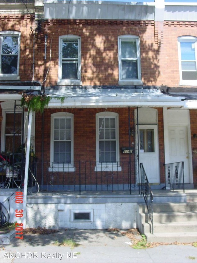 Foto principal - 6142 Edmund St