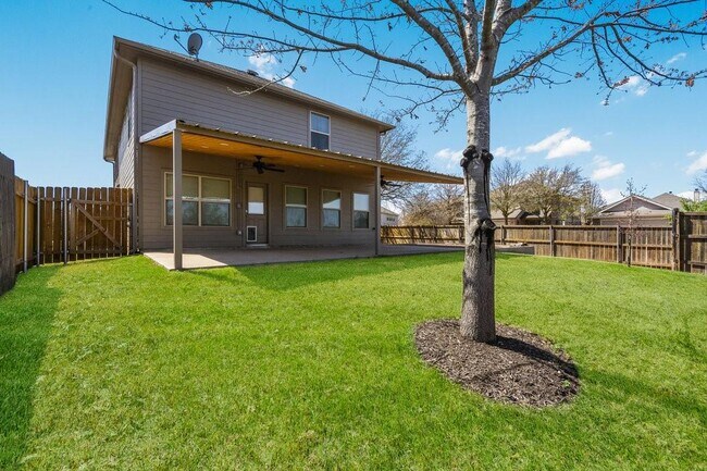 Building Photo - 384 Housefinch Loop
