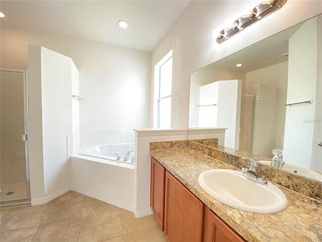 Building Photo - 815 Krenson Woods Ln