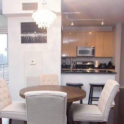 Foto principal - 330 W Grand Ave