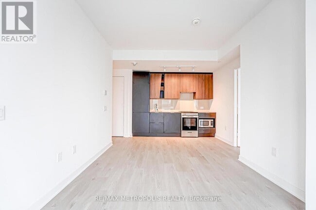 Photo du bâtiment - 3900 Confederation Pkwy