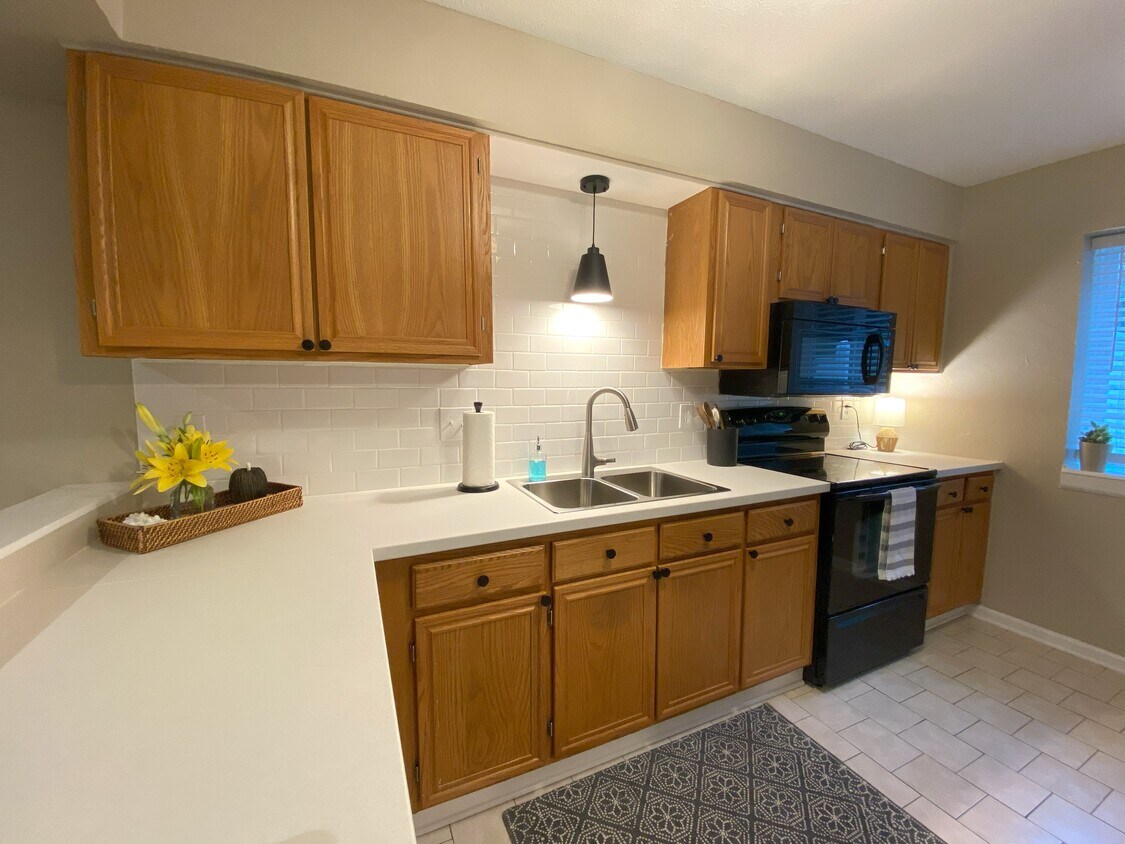 kitchen - 7408 Sandy Creek Dr