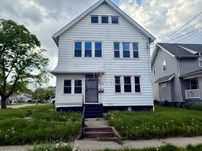 Building Photo - 656 Hammel St