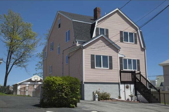 Building Photo - 256 Bradstreet Ave