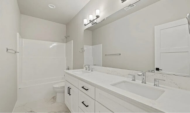 Building Photo - 13815 48th Dr SE