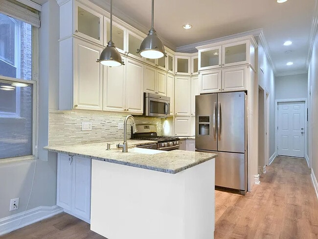 Building Photo - 1316 N Artesian Ave