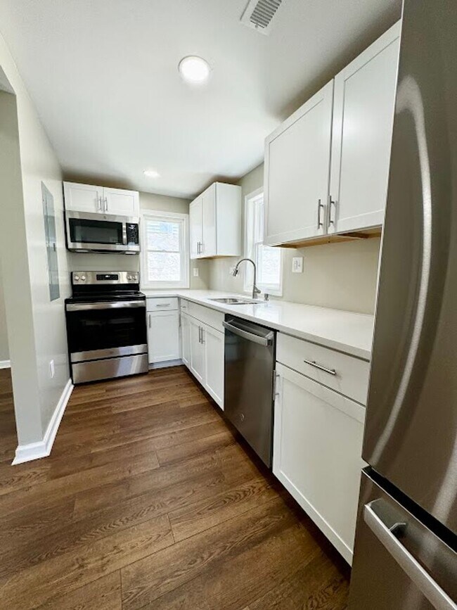 Foto del edificio - 3 Bedroom Newly Renovated House in Downtown Morgantown- Available 08/05/2025