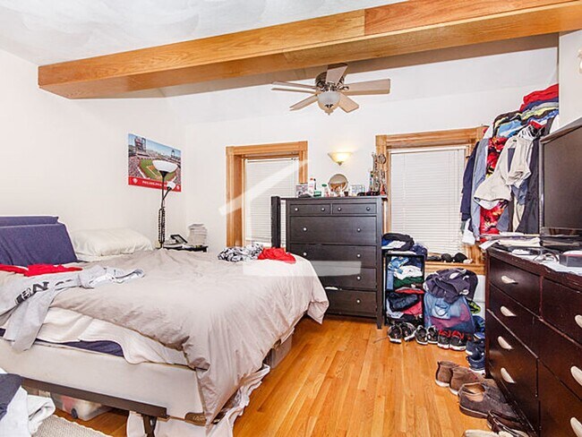 Building Photo - Nicely renovated 1 bed in the heart of Beacon Hill!