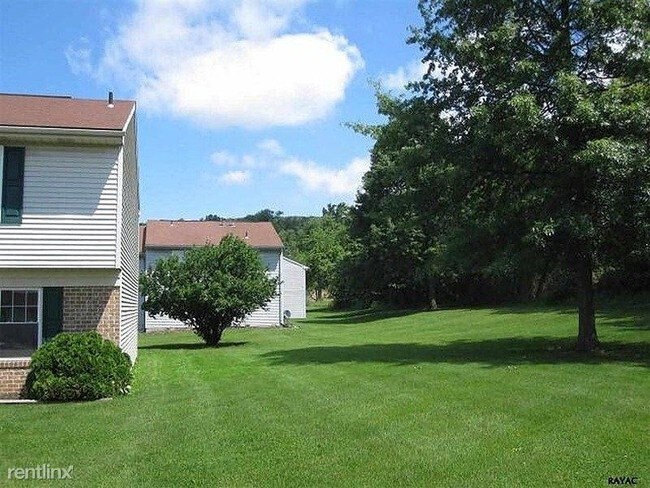 Building Photo - 3 br, 1.5 bath Condo - 1643 Long Drive