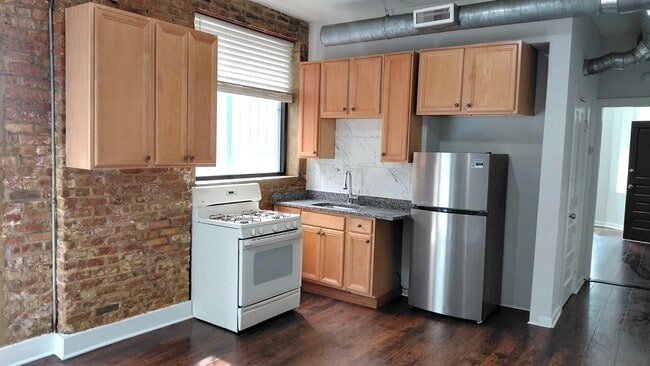 Building Photo - 2543 S St Louis Ave