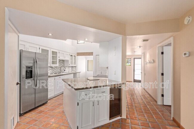 Building Photo - 5101 N Casa Blanca Dr