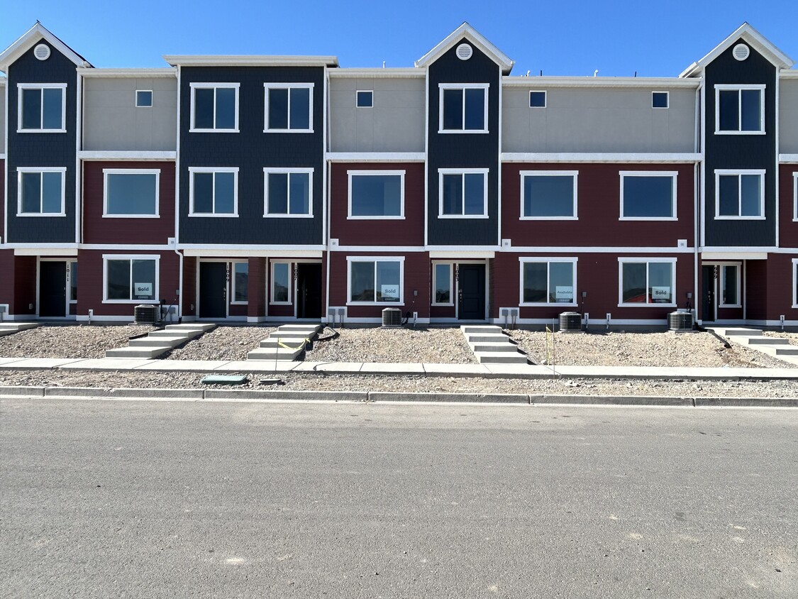 Foto principal - 1007 E Seaside St