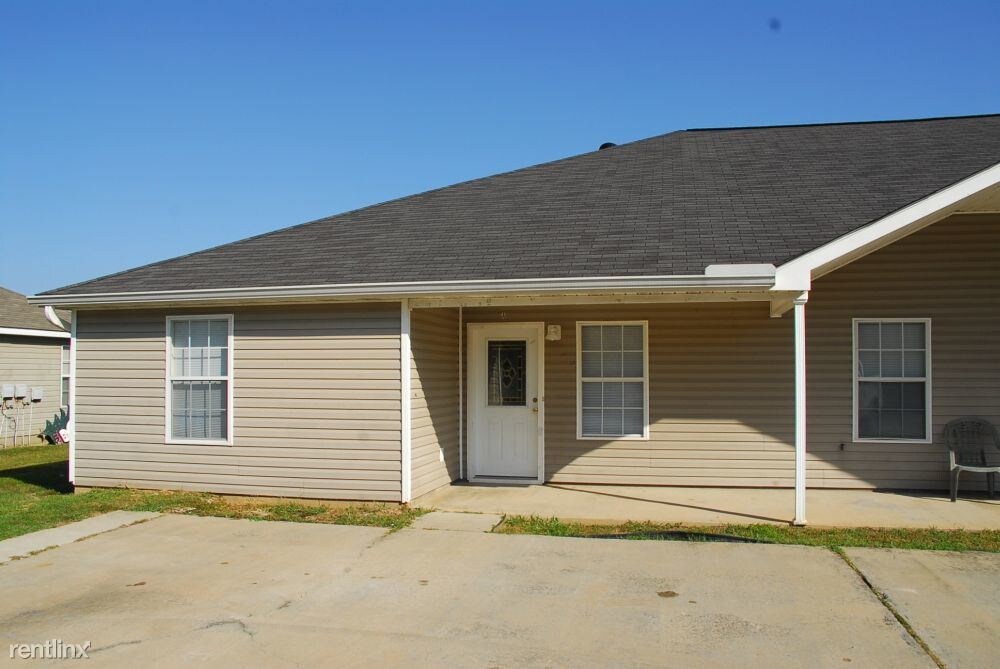 Primary Photo - 3 br, 2 bath Triplex - 8700 Spring Ave Apt B