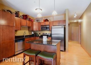 Building Photo - 1 br, 1 bath Condo - 4750 E 53rd St Apt 202