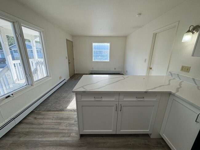 Foto del edificio - 1 BD, 1 BA Apartment Nestled Back on a Cul-de-Sac