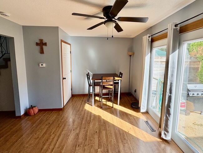Kitchen - 2916 Youngdale Ave